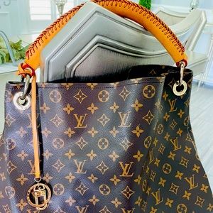 💛🤎Brand new monogram bag💛🤎